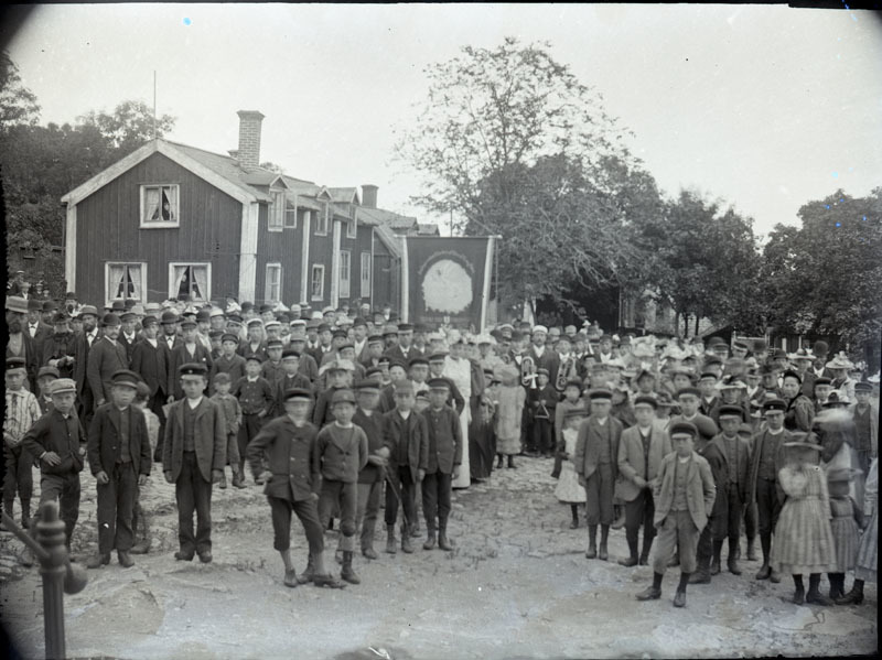 Nykterhetsdemonstration i Torshälla tidigt 1900-tal. Foto: Georg Nyström, Eskilstuna stadsmuseum